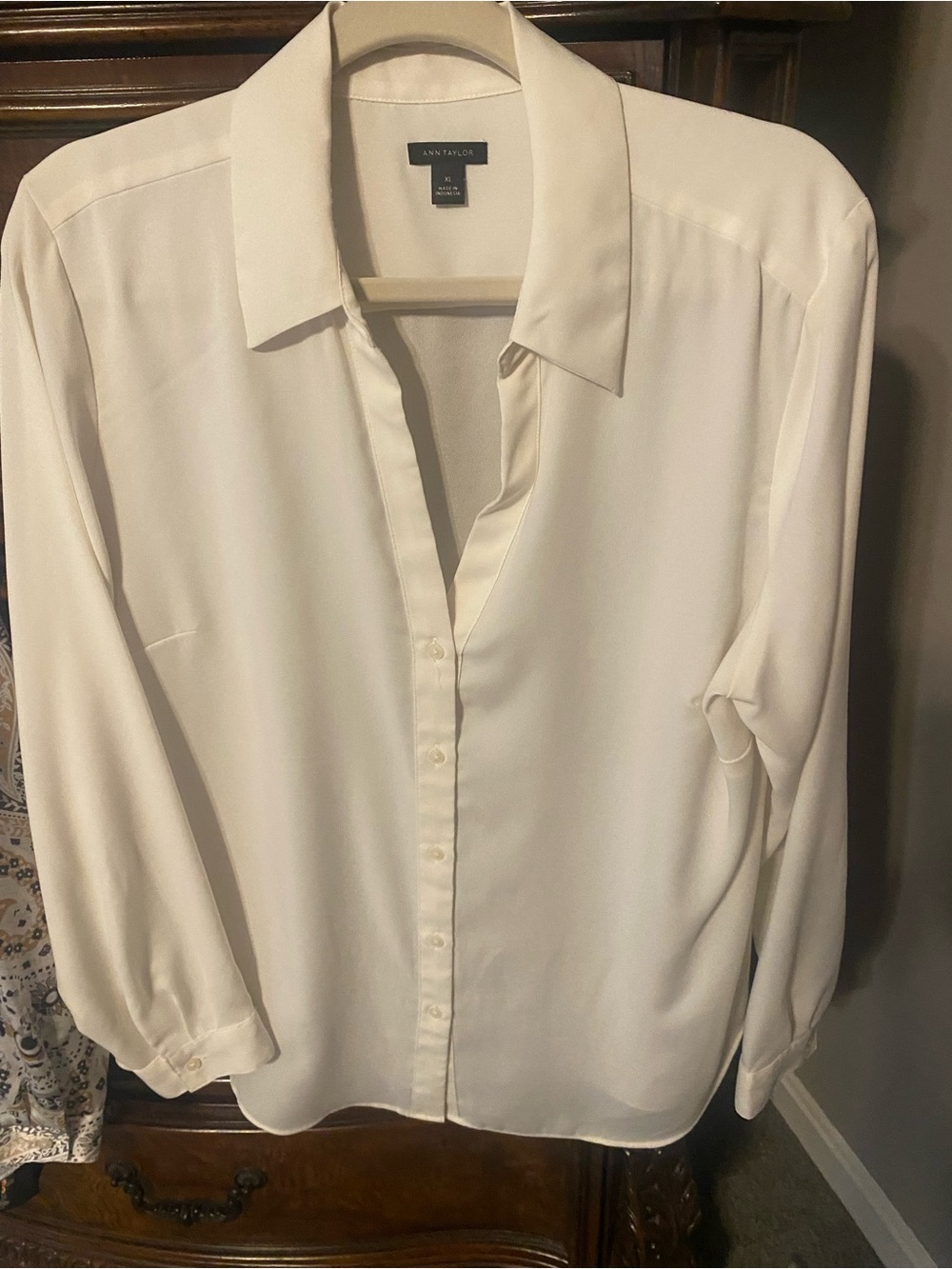 Ann Taylor button up essential blouse